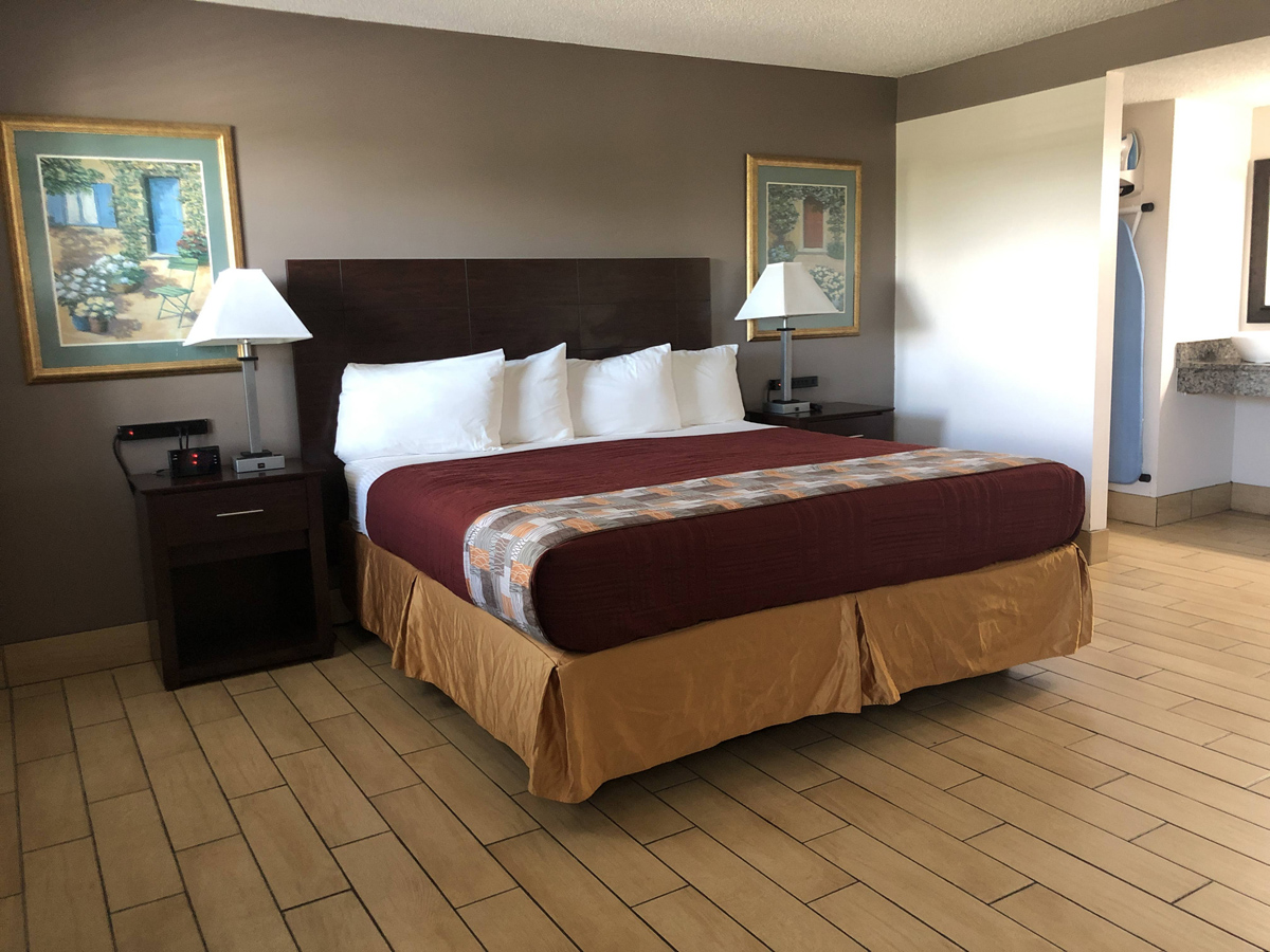 Standard Room One King Bed